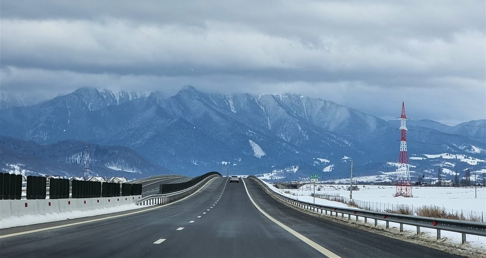 drum spre Hoinăreală iarna prin Șirnea – Traseul ecoturistic T1